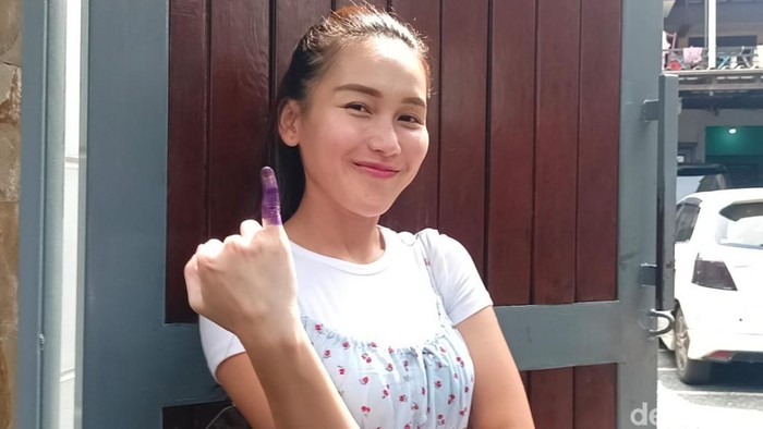 Ayu Ting Ting saat ditemui di rumahnya di kawasan Depok. Foto: Febri/detikHOT